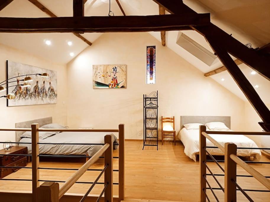 Villa La Grange De Marie A St Angel - Magnifique Grange Renovee En Loft Pour 1 A 6 Pers Saint-Angel  Exterior foto