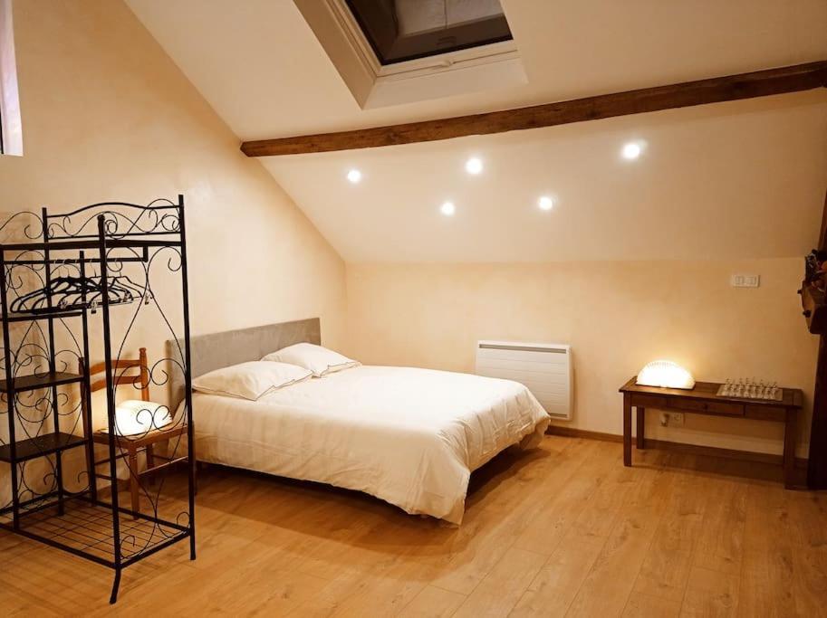 Villa La Grange De Marie A St Angel - Magnifique Grange Renovee En Loft Pour 1 A 6 Pers Saint-Angel  Exterior foto