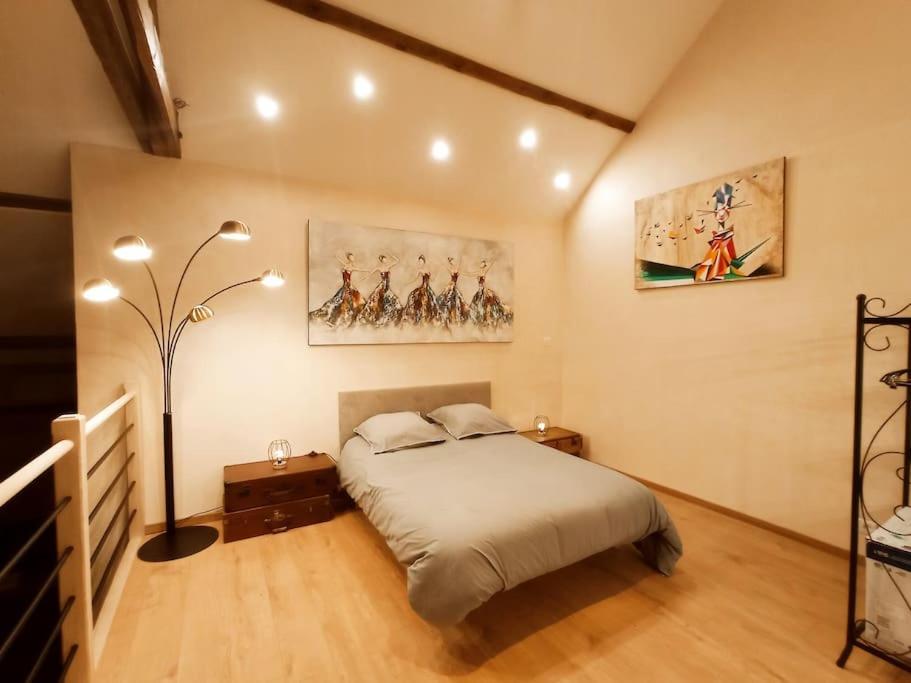 Villa La Grange De Marie A St Angel - Magnifique Grange Renovee En Loft Pour 1 A 6 Pers Saint-Angel  Exterior foto